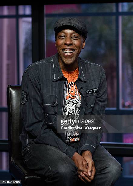 Arsenio Hall visits "Extra" at Universal Studios Hollywood on December 11, 2015 in Universal City, California.