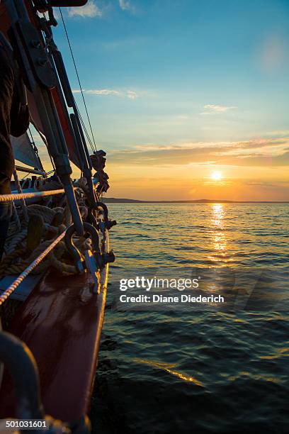 schooner sunset - diane diederich - fotografias e filmes do acervo