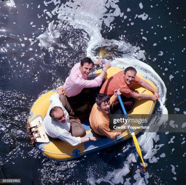 366 Edward Woodward Photos & High Res Pictures - Getty Images