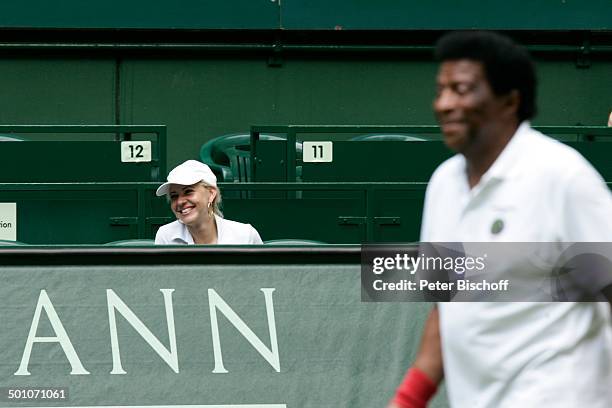 Roberto Blanco , Freundin Luzandra Strassburg , 16. "Gerry Weber Open", Promi-Tennis-Turnier, Halle, Westfalen, Nordrhein-Westfalen, Deutschland,...