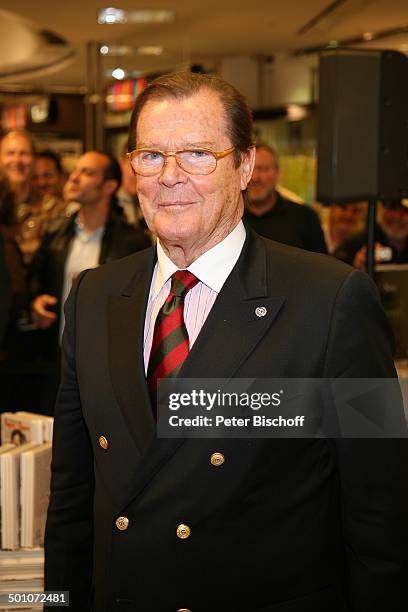 Roger Moore, Signierstunde Autobiografie "Mein Name ist Bond ... James Bond", "Mayersche Buchhandlung", Köln, Nordrhein-Westfalen, Deutschland,...