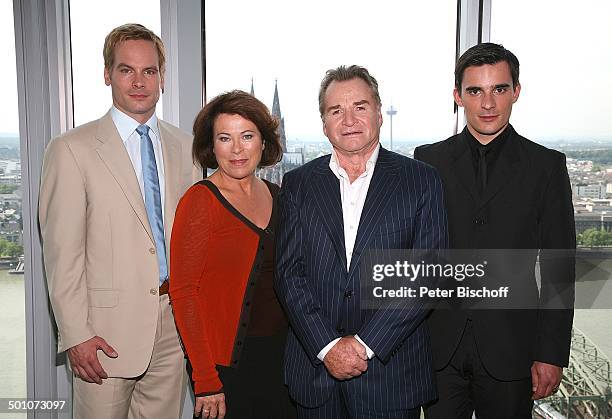 Fritz Wepper , Hannes Wegener, Rita Russek, Wanja Mues , ZDF-Komödie "Alter vor Schönheit", Köln, Nordrhein-Westfalen, Deutschland, Europa, Blick auf...