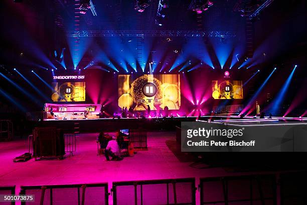 Kulisse der RTL II-Musikshow "The Dome" 55, TUI-Arena, Hannover, Niedersachsen, Deutschland, Europa, Bühne, Scheinwerfer, Logo, Promi BB, FTP; P.-Nr:...