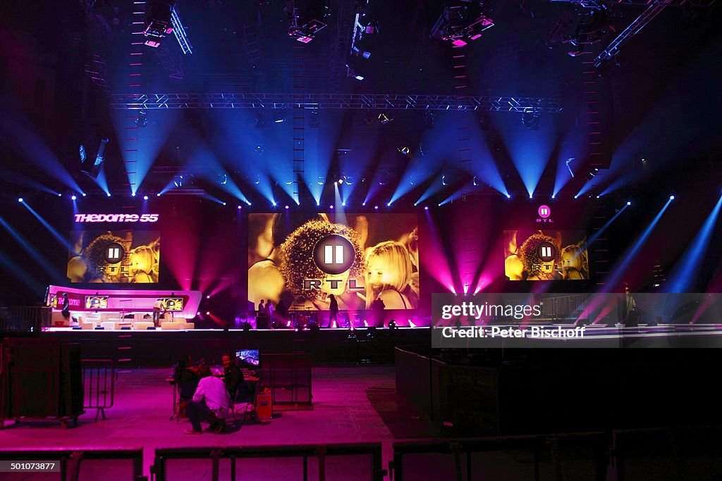 Kulisse der RTL II-Musikshow 'The Dome' 55, TUI-Arena, Hannover, Niedersachsen, Deutschland, Europa, Bühne, Scheinwerfer, Logo, Promi, 101074, BB, FTP