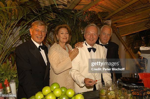 Siegfried Rauch, Heide Keller, Horst Naumann , Wolfgang Rademann , "25-Jahre-Traumschiff-Party", München, Bayern, Deutschland, Europa, Smoking,...