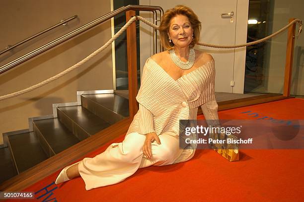 Heide Keller , roter Teppich, Posing, "25-Jahre-Traumschiff-Party", München, Bayern, Deutschland, Europa, Schmuck, Kette, Perlenkette, Ohrring,...