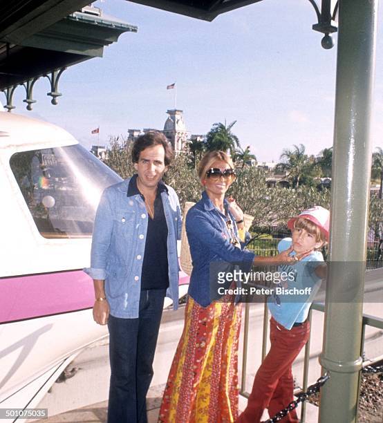Daliah Lavi , , Ex-Ehemann Peter Rittmaster, Sohn Rouven, Kinderparadies "Walt Disney World Resort" , Orlando, Florida, United States of America ,...