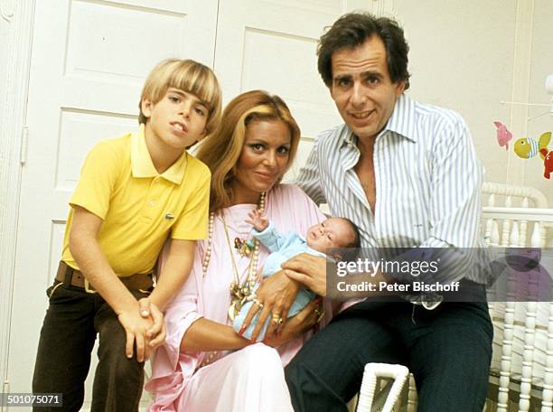 Daliah Lavi-Gans , , Ex-Ehemann Peter Rittmaster, Baby Alexander, Sohn Rouven, Sunset Island, Miami Beach, Florida, United States of America ,...