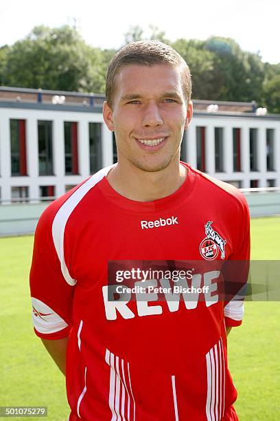 Lukas Podolski, PK, Sportplatz vom "FC Köln", Köln, Nordrhein-Westfalen, Deutschland, Europa, Halbkörper-Portrait, Logo, Werbung, Sponsor, Trikot,...