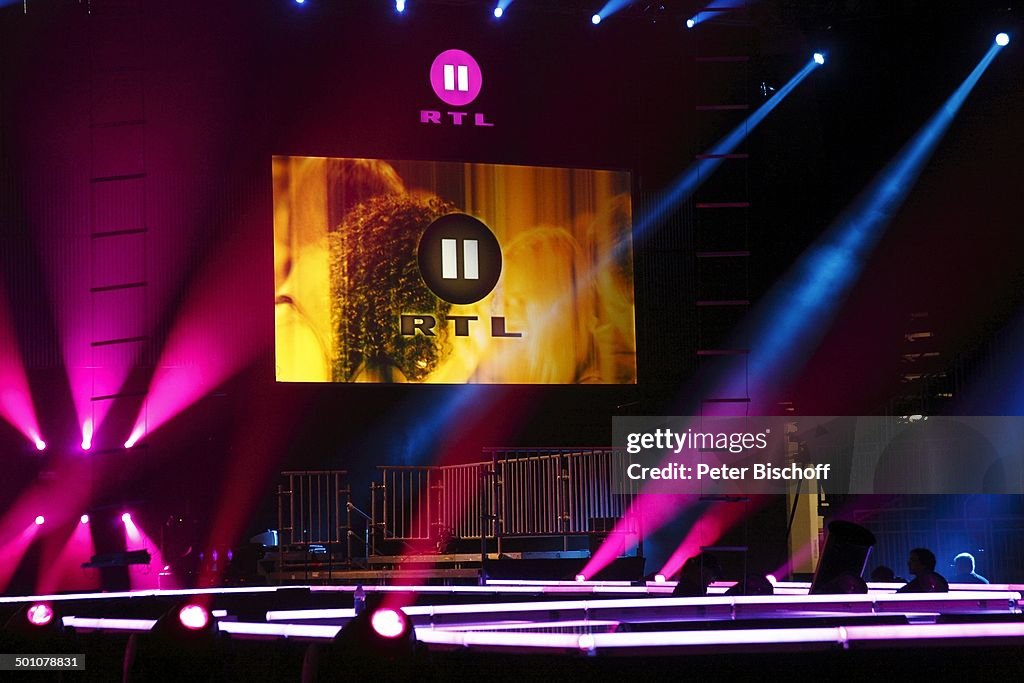 Kulisse der RTL II-Musikshow 'The Dome' 55, TUI-Arena, Hannover, Niedersachsen, Deutschland, Europa, Bühne, Scheinwerfer, Logo, Promi, 101074, BB, FTP