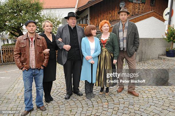 Antonio Wannek, Claudia Messner, Ottfried Fischer, Heidelinde Weis, Hansi Jochmann, Peter Heinrich Brix , ARD-Reihe "Pfarrer Braun", Folge "Altes...