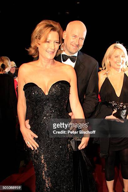 Suzanne von Borsody , Lebensgefährte Jens Schniedenharn, ganz rechts: Annette Frier, 20. Verleihung "Hessischer Film- und Kinopreis 2008", "Alte...