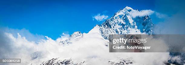 alps snow capped mountain peaks panorama aiguille verte chamonix france - energie verte stockfoto's en -beelden