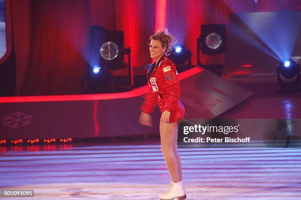 Christina Surer , ausgeschieden im Halbfinale, PRO 7-Show "Stars auf Eis - von und mit K A T A R I N A W I T T", "Europa Park Rust", Deutschland,...