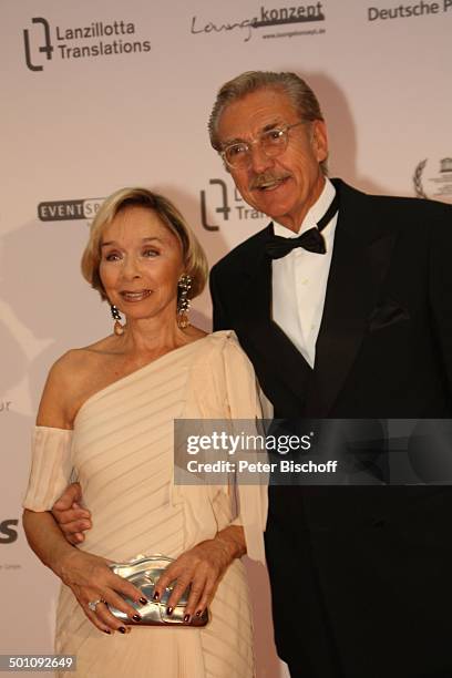 Monika Peitsch , Lebensgefährte Dr. Sven Hansen-Höchstedt, Charity-Veranstaltung, 18. "Unesco-Benefiz-Gala" 2010 für Kinder in Not, Hotel "Maritim",...