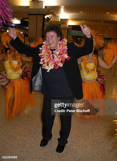 Tony Marshall, einheimische Folklore-Tanz-Gruppe,, Ankunft Flughafen Papeete, Insel Tahiti, Französisch-Polynesien, Südsee, Tänzerinnen, Tänzerin,...