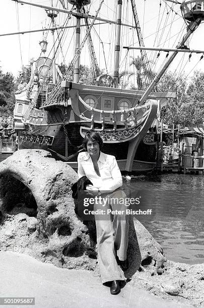 Roy Black,, Besuch "Disneyland" während USA-Tournee, Los Angeles, Kalifornien, Amerika, USA, Freizeitpark, Vergn�ügungspark, Schiff, Boot,...