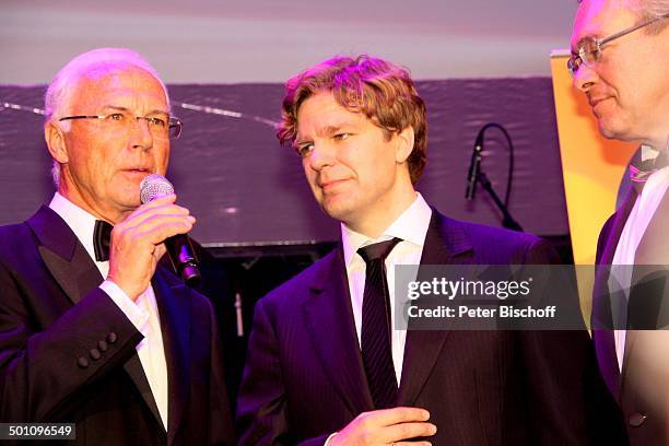 Franz Beckenbauer , Michael Steinbrecher , Mitarbeiter "Deutsche Lufthansa AG" , Gala "29. "Deutscher Sportpresseball", Alte Oper, Frankfurt, Hessen,...