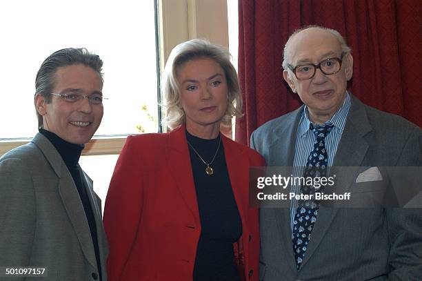 Horst Tappert, Birte Berg, Jaques Beuer ,; ZDF-Film-Vorstellung "Herz ohne Krone", Restaurant "Seehaus im Englischen Garten", München, Bayern,...