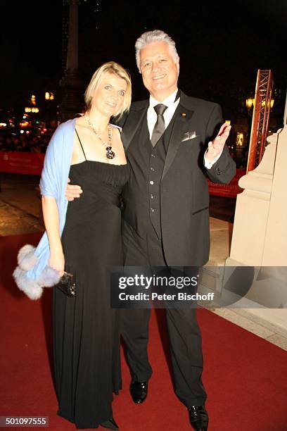 Dr. Guido Knopp, Ehefrau Gabriella, Gala "29. "Deutscher Sportpresseball", Alte Oper, Frankfurt, Hessen, Deutschland, Europa, roter Teppich Promi,...