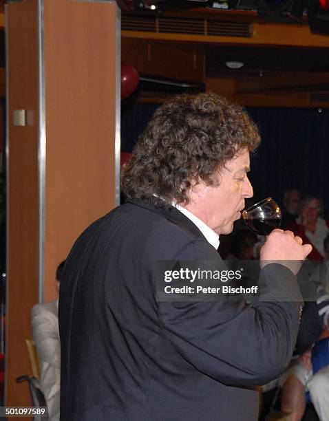 Tony Marshall, Kreuzfahrt auf der MS "Albatros",, Insel Moorea, Französisch-Polynesien, Südsee, Gala-Auftritt in der "Atlantik Lounge", unter Deck,...