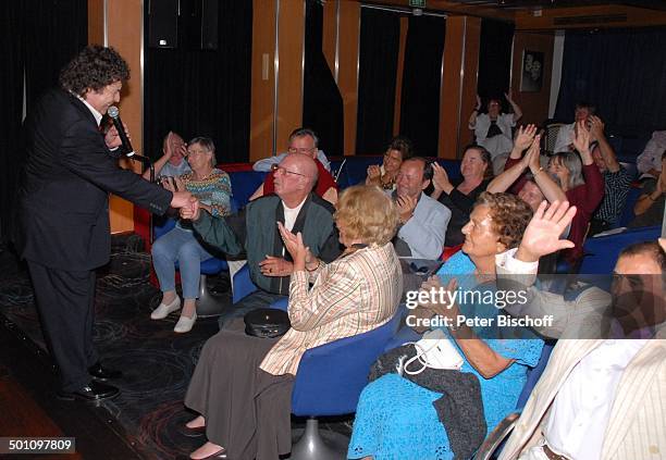 Tony Marshall, Fan, Publikum, Kreuzfahrt auf der MS "Albatros",, Insel Moorea, Französisch-Polynesien, Südsee, Gala-Auftritt in der "Atlantik...