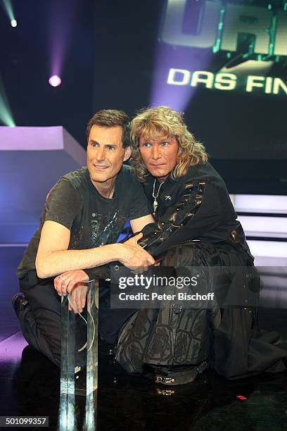 Uri Geller , Vincent Raven , Finale PRO 7-Show "The next Uri Geller - Unglaubliche Phänomene live", Nordrhein-Westfalen, Deutschland, Europa, Bühne,...