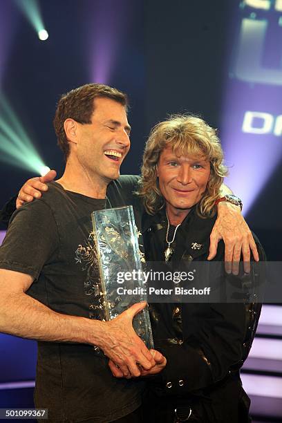 Uri Geller , Vincent Raven , Finale PRO 7-Show "The next Uri Geller - Unglaubliche Phänomene live", Nordrhein-Westfalen, Deutschland, Europa, Bühne,...