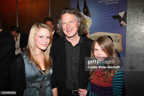 Wolfgang Niedecken , Töchter Isis-Maria und Joana-Josephine, Premiere Musical "Monty Pythons Spamalot", Kölner Musical Dome, Köln,...