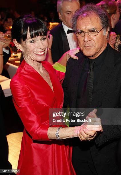 Lady Geraldine Chaplin , Freund Patricio Castilla, Gala-Veranstaltung 27. "Deutscher Opernball" 2009, "Alte Oper", Frankfurt, Hessen, Deutschland,...