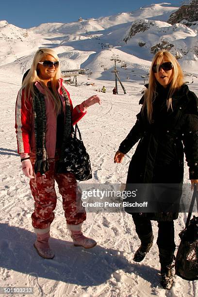 Gina Lisa Lohfink , Kathy Steiner , Ischgl, Tirol, Österreich, Europa, Alpen, Schnee, Winter, Gebirge, Ski-Outfit, Sonnenbrille, Model, Tänzer,...