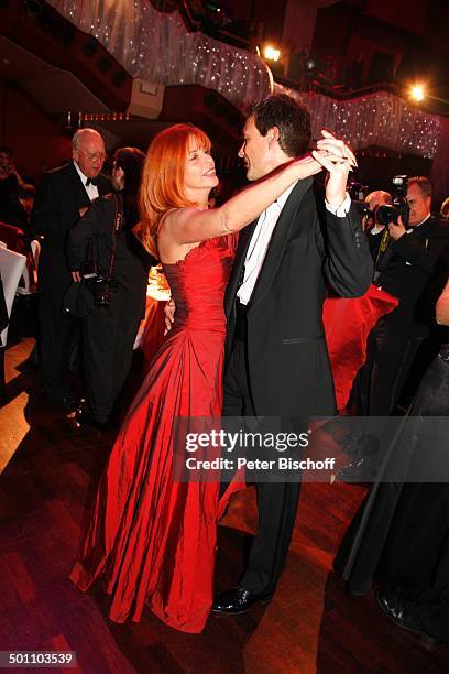 Olivia Pascal , Ehemann Peter Kanitz, Gala-Veranstaltung 27. "Deutscher Opernball" 2009, "Alte Oper", Frankfurt, Hessen, Deutschland, Europa,...