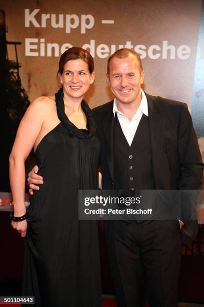 Heino Ferch, Ehefrau Marie-Jeanette, Premiere zum ZDF-Dreiteiler "Krupp - Eine deutsche Familie", Kino "Lichtburg", Essen, Nordrhein-Westfalen,...