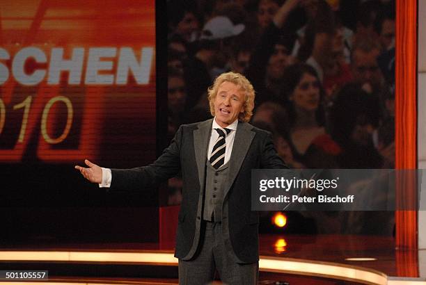 Thomas Gottschalk , ZDF-Jahresrückblick-Show "Menschen 2010", Bavaria-Studio, München, Bayern, Deutschland, Europa, Bühne, Logo, Promi BB, FTP;...