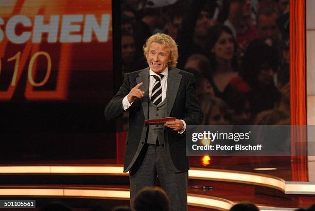 Thomas Gottschalk , ZDF-Jahresrückblick-Show "Menschen 2010", Bavaria-Studio, München, Bayern, Deutschland, Europa, Bühne, Logo, Promi BB, FTP;...