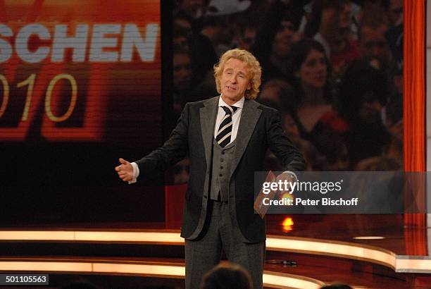 Thomas Gottschalk , ZDF-Jahresrückblick-Show "Menschen 2010", Bavaria-Studio, München, Bayern, Deutschland, Europa, Bühne, Logo, Promi BB, FTP;...