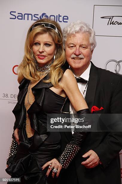 Gisela Muth , Ehemann Hans-Georg Muth, 38. "Deutscher Filmball", Hotel "Bayerischer Hof", München, Bayern, Deutschland, Europa, roter Teppich, Feier,...