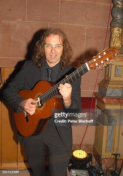 Peter Autschbach , nach Benefiz-Kirchen-Konzert "Die Himmel rühmen" von H e i n o mit F r a n z L a m b e r t im "Kloster Steinfeld" zu Gunsten der...