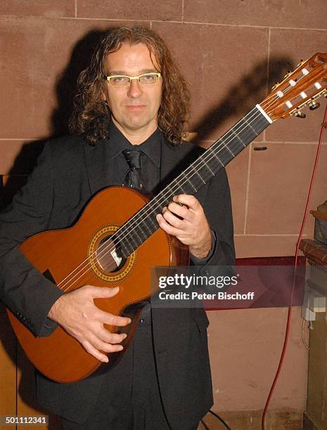 Peter Autschbach , nach Benefiz-Kirchen-Konzert "Die Himmel rühmen" von H e i n o mit F r a n z L a m b e r t im "Kloster Steinfeld" zu Gunsten der...