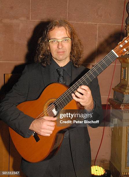 Peter Autschbach , nach Benefiz-Kirchen-Konzert "Die Himmel rühmen" von H e i n o mit F r a n z L a m b e r t im "Kloster Steinfeld" zu Gunsten der...