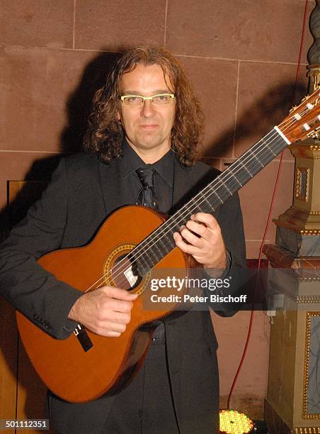 Peter Autschbach , nach Benefiz-Kirchen-Konzert "Die Himmel rühmen" von H e i n o mit F r a n z L a m b e r t im "Kloster Steinfeld" zu Gunsten der...