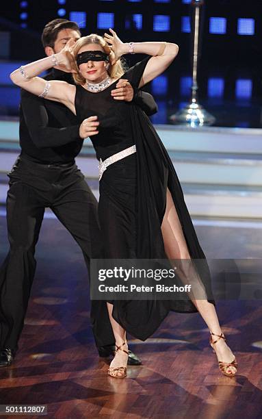 Joana Zimmer mit Tanzpartner Christian Polanc, 2. Show der 5. Staffel der RTL-Tanzshow "Let's Dance", Köln, Nordrhein-Westfalen, Deutschland, Europa,...