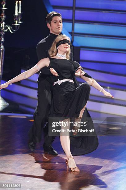 Joana Zimmer mit Tanzpartner Christian Polanc, 2. Show der 5. Staffel der RTL-Tanzshow "Let's Dance", Köln, Nordrhein-Westfalen, Deutschland, Europa,...