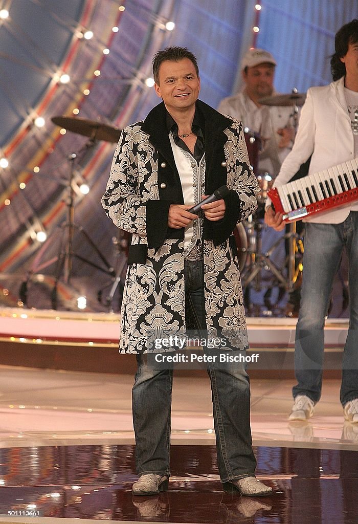 Markus Wolfahrt (Musikgruppe 'Klostertaler'), ZDF-Show 'Willkommen bei Carmen Nebel', Riesa, Sachsen, Deutschland, Europa, Erdgasarena, Auftritt, Bühn