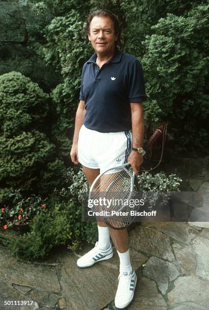 Klausjürgen Wussow, Homestory, Döbling, Wien, Österreich, Europa, Ganzkörper, Tennis-Schläger, sportlich, Schauspieler, Promi, JP, SC; P.-Nr....