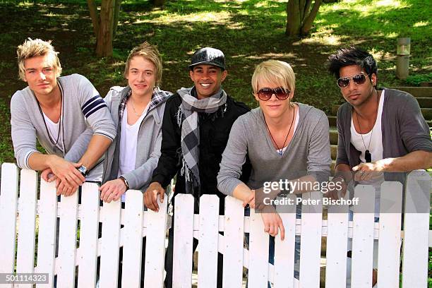 Boygroup "Part Six", ZDF-Show "Fernsehgarten", Mainz, Rheinland-Pfalz, Deutschland, Europa, Sonnenbrille, Zaun, Sänger Promi, JP, FTP; P.-Nr....