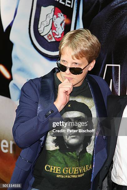 Oliver Pocher mit T-Shirt von Nationalheld Che Guevara, Premiere vom Pilotfilm der RTL-Krimi-Serie "Alarm für Cobra 11", Staffel 17, MMC-Studios,...