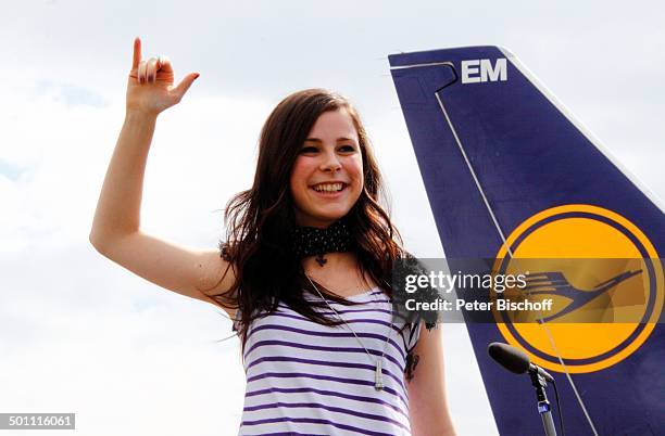 Lena Meyer-Landrut , Ankunft Flughafen Heimatstadt Hannover, Lufthansa Sondermaschine "Eberswalde" , Niedersachsen, Deutschland, Europa, Gewinnerin,...