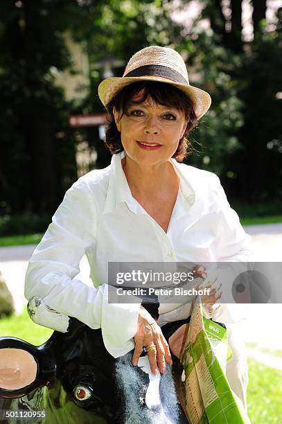 Simone Rethel , Stadtbummel, neben den Dreharbeiten zur ZDF-Krimi-Serie "Garmisch-Cops" , Garmisch-Partenkirchen, Bayern, Deutschland, Europa,...