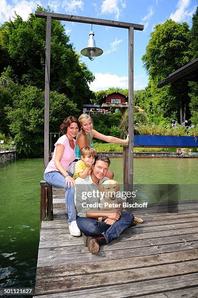 Hardy Krüger jun. , Gisa Zach , Paulina Schwab , Luis Grünler , , ZDF-Serie "Forsthaus Falkenau", 24. Staffel, Folge "Schatten der Vergangenheit",...